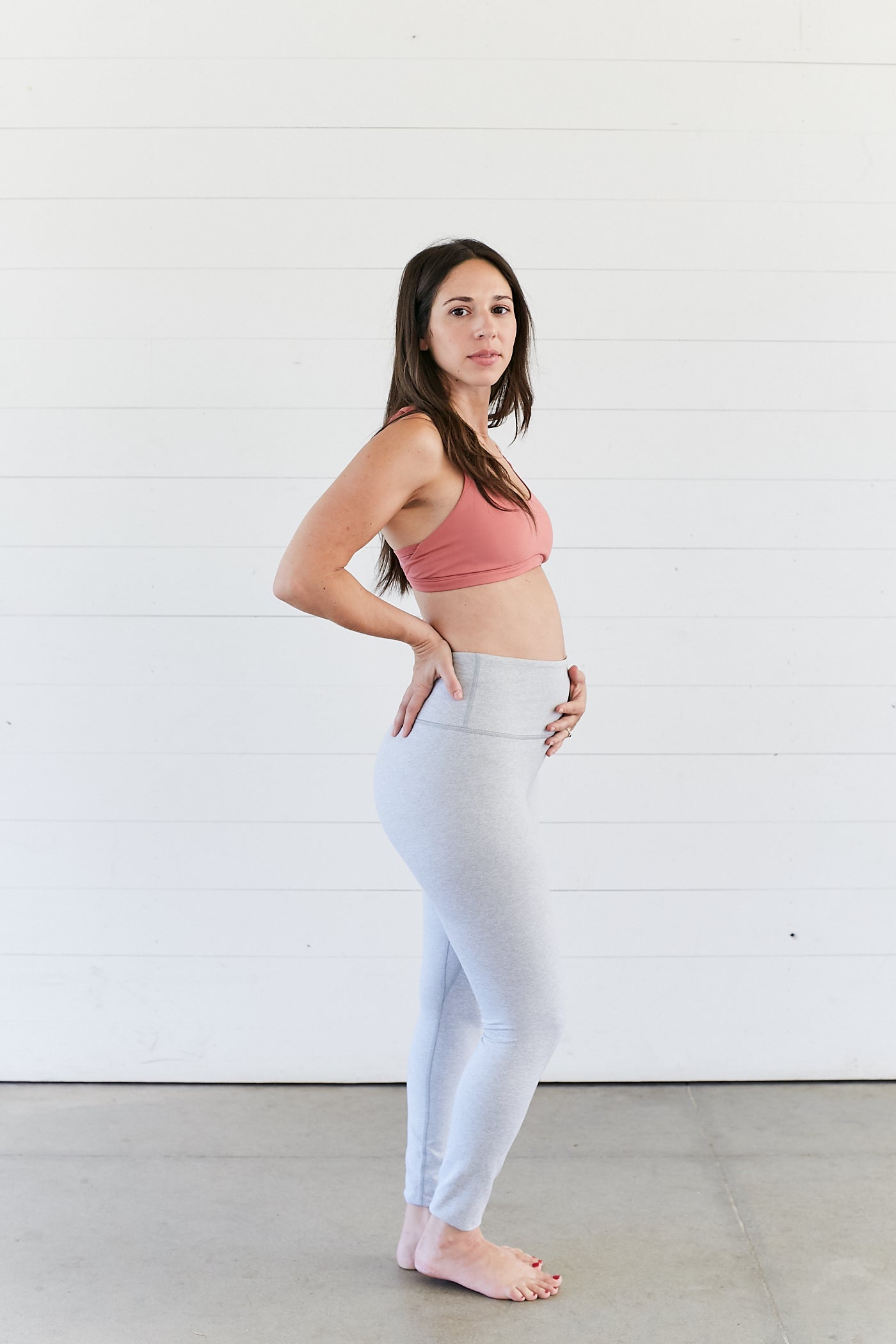 Stylish Crop Leggings Perfect for Expectant Moms on the Go – Anook Athletics